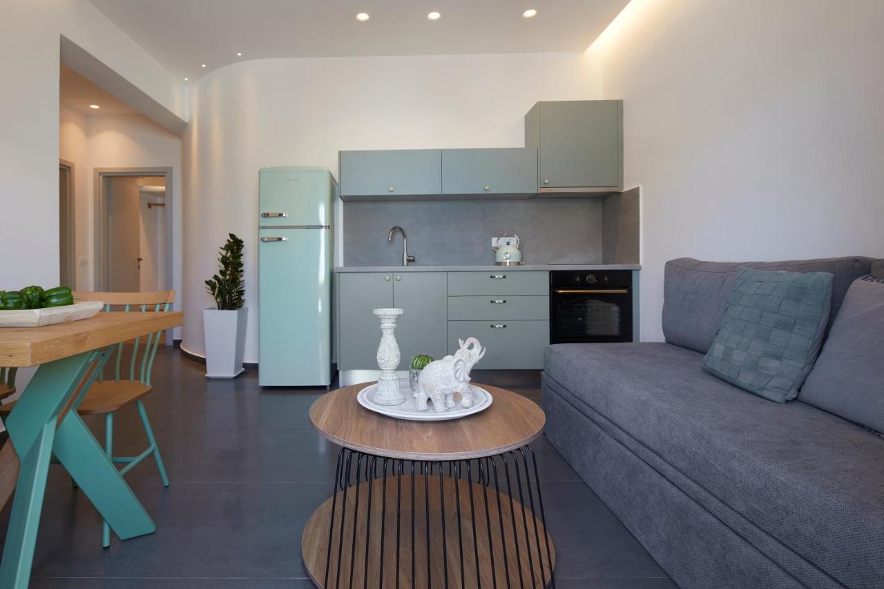 Grand-Mere Calliope Fira  Bagian luar foto